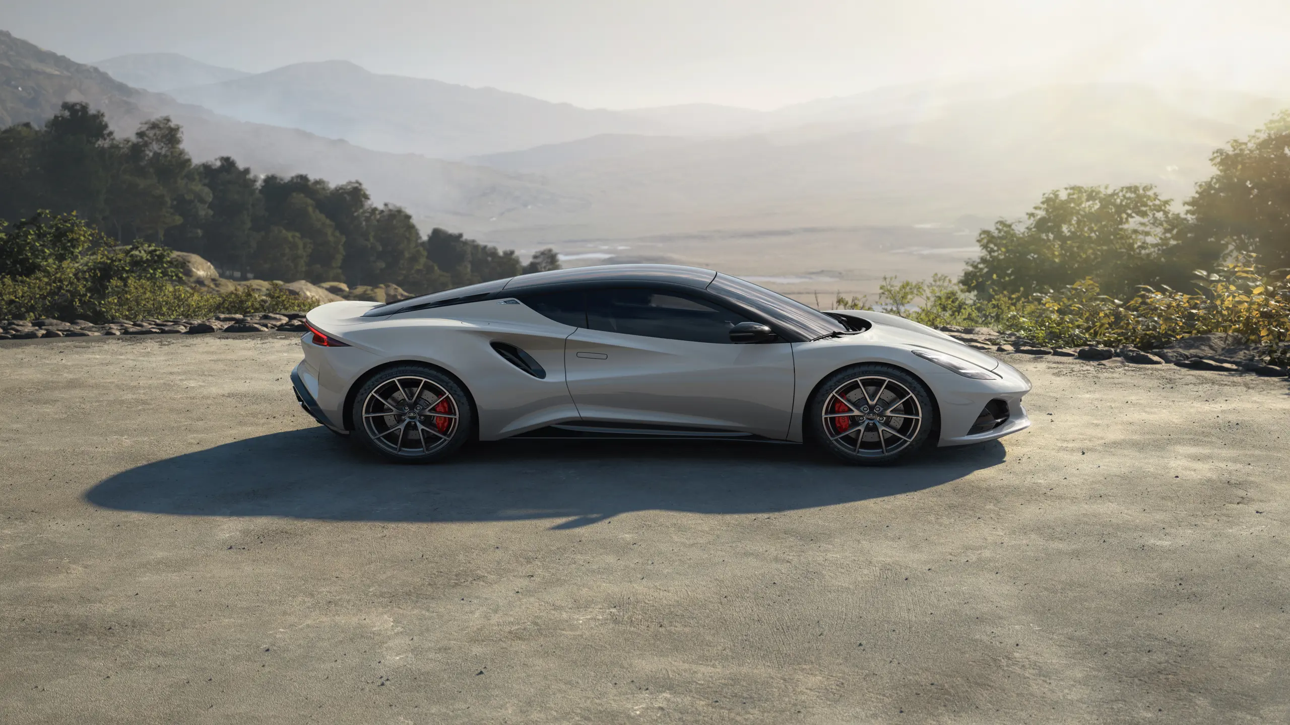 Pure performance and timeless super sports car design: the Lotus Emira Turbo SE