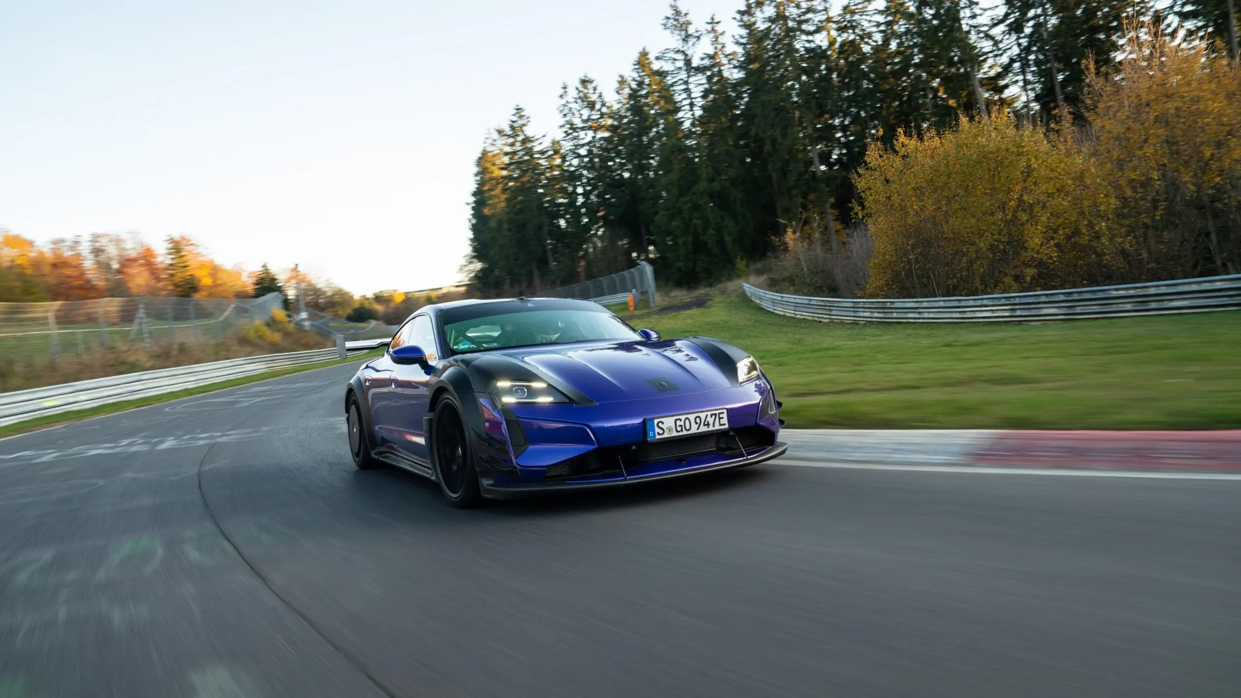 Kit Manthey pour la Porsche Taycan Turbo GT : l’arme électrique de circuit qui réécrit l’histoire du Nürburgring