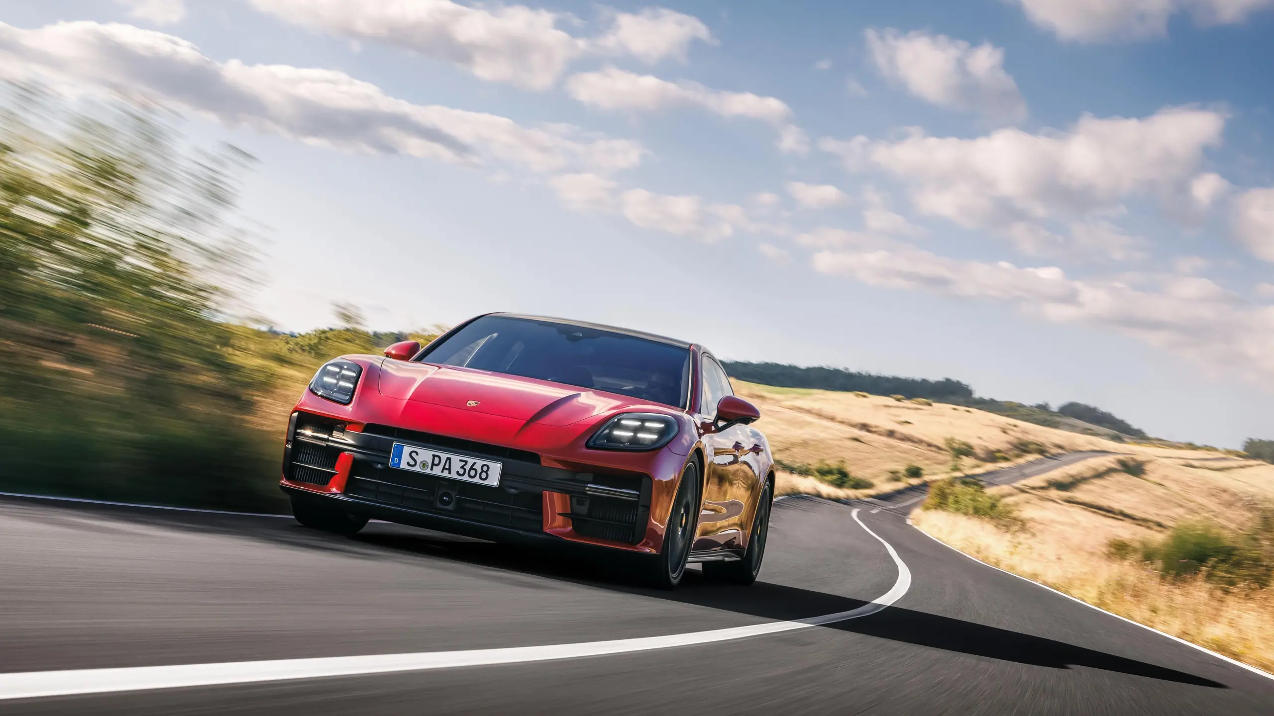 More powerful, more robust, simply Turbonit: The new Porsche Panamera Turbo S E-Hybrid and Panamera GTS