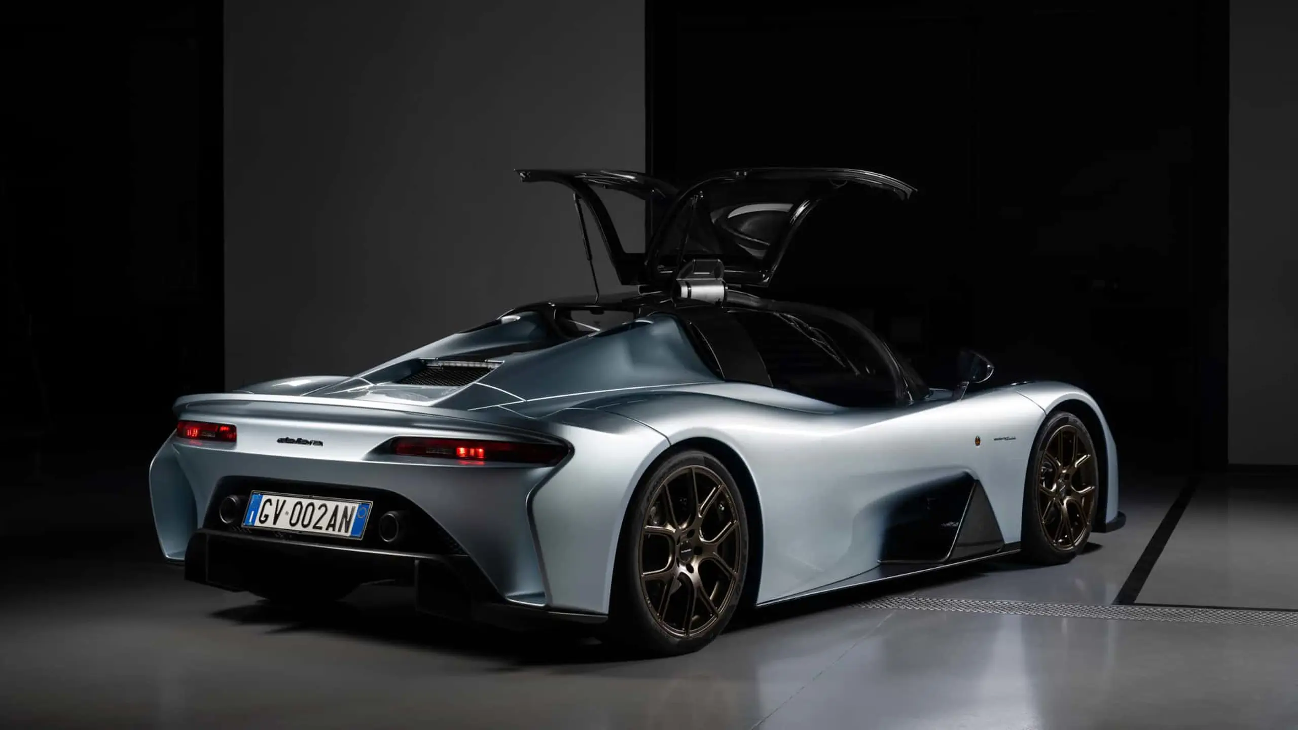 Feeling pure adrenaline in this road-going racing car: the Dallara Stradale