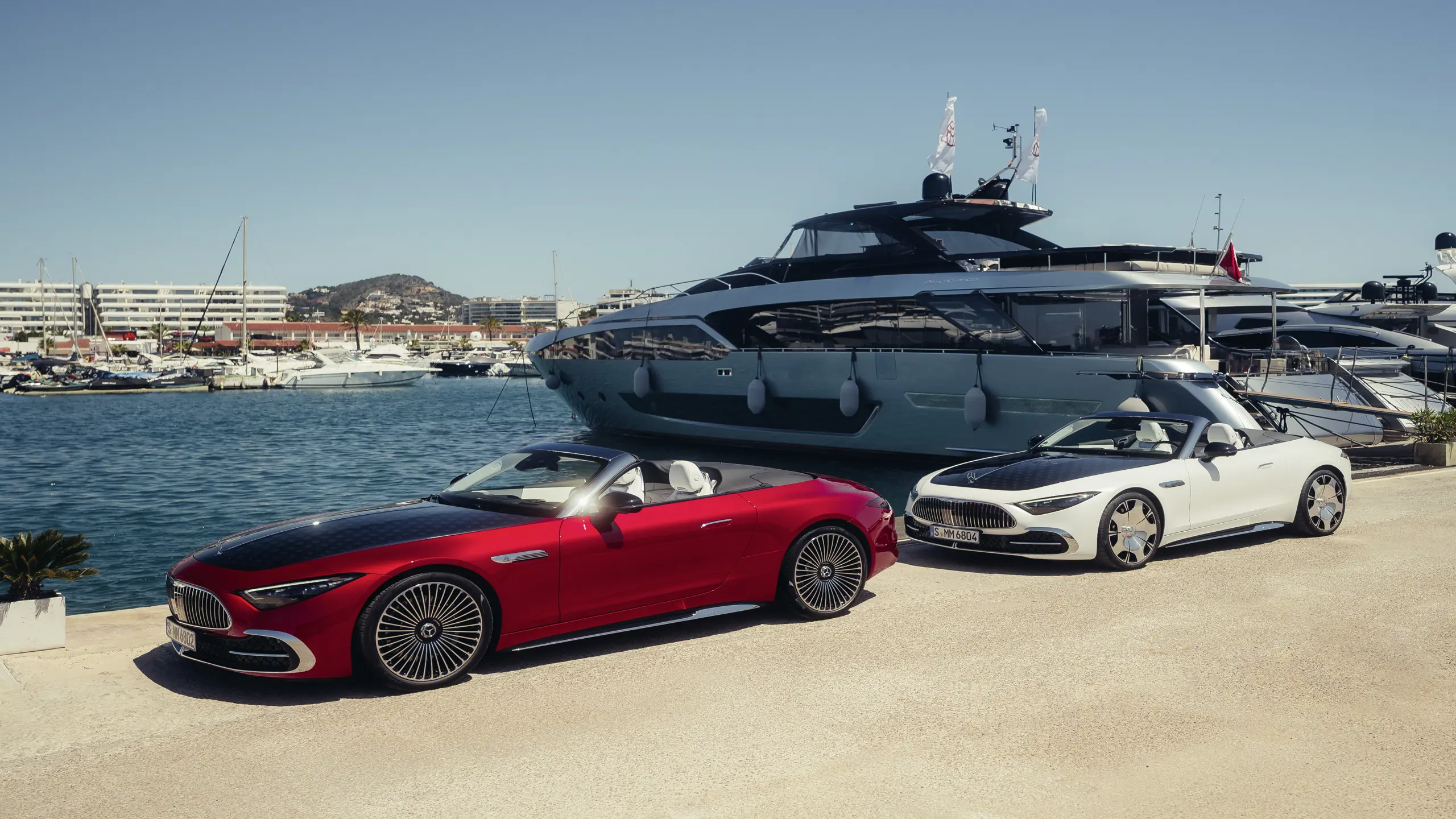 The new two-seater for jetsetters: The Mercedes-Maybach SL 680 Monogram Series