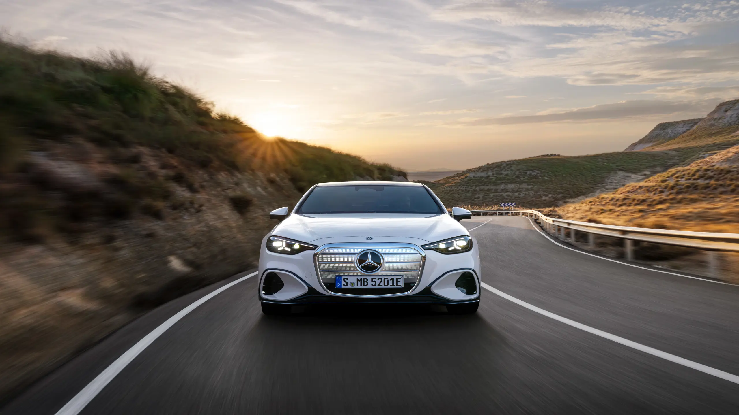 Mercedes-Benz Classe C électrique : redéfinir les codes de la berline d'affaires moderne