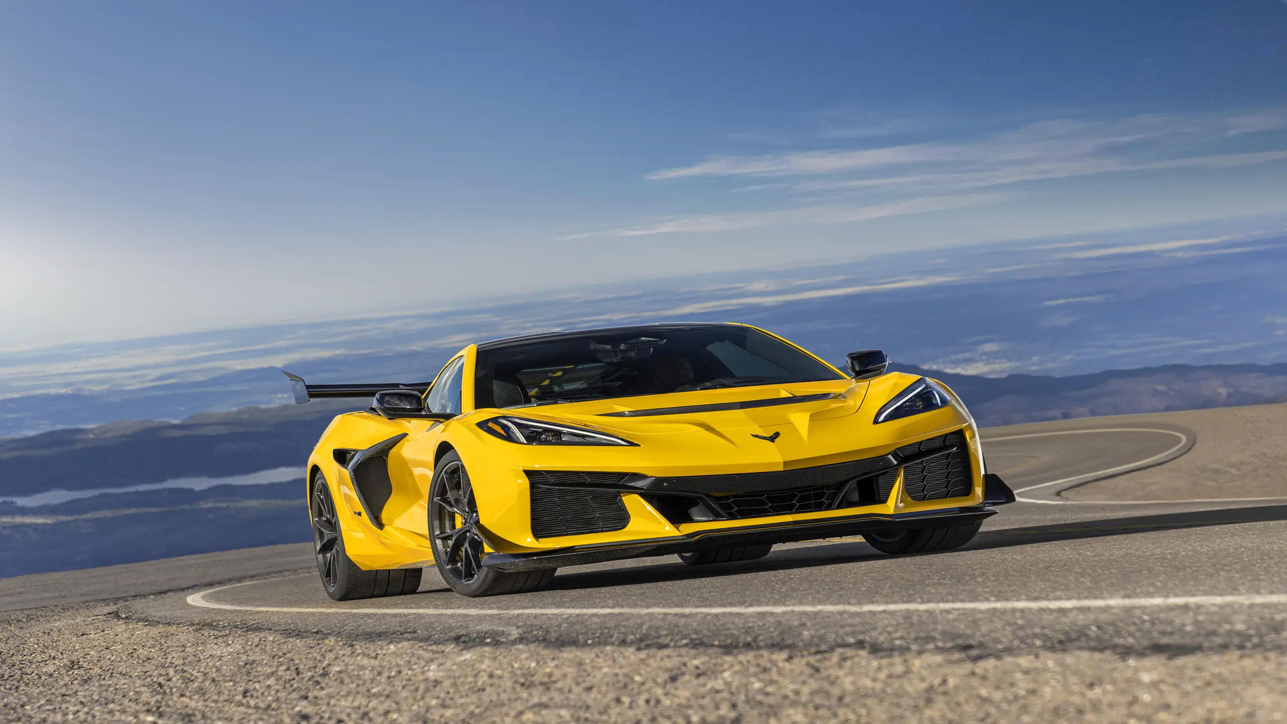  2025 Chevrolet Corvette ZR1: A Legend Reborn