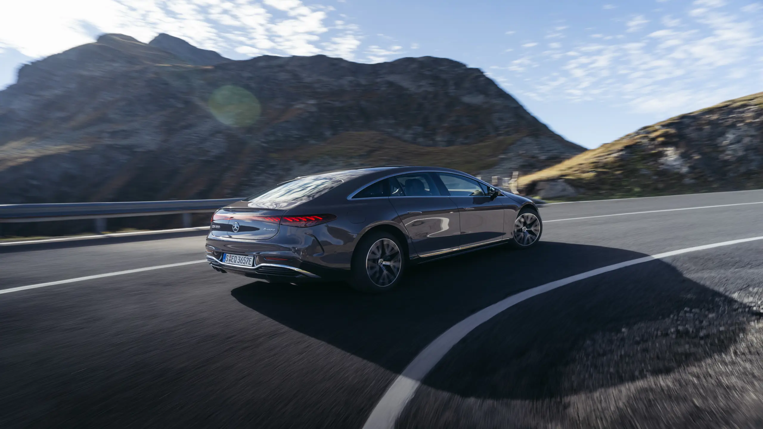 Mercedes-Benz EQS Saloon : la nouvelle référence électrique du luxe technologique