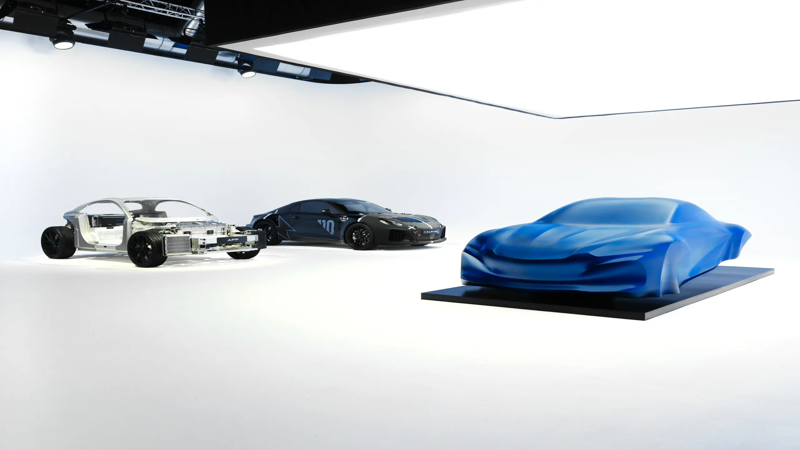 Nouvelle Alpine A110 : une sculpture dévoile les premières lignes de la sportive française de demain