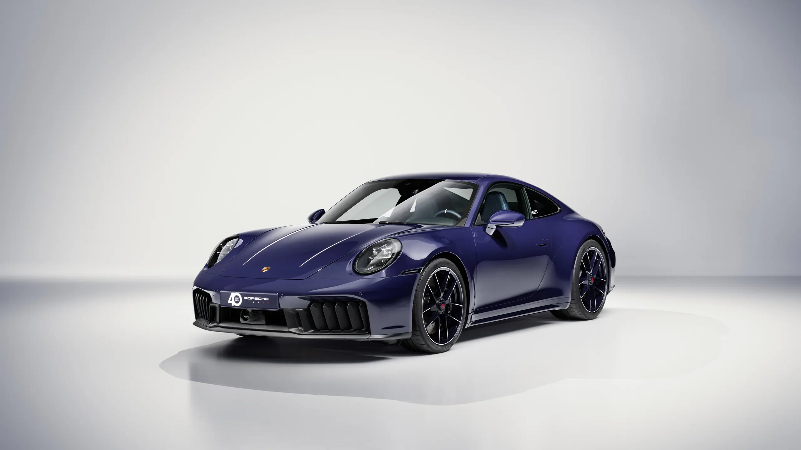 Bella Italia with style: Porsche celebrates with Salvatore Ferragamo and presents a Special Edition of its 911 Carrera 4 GTS and Taycan 4S