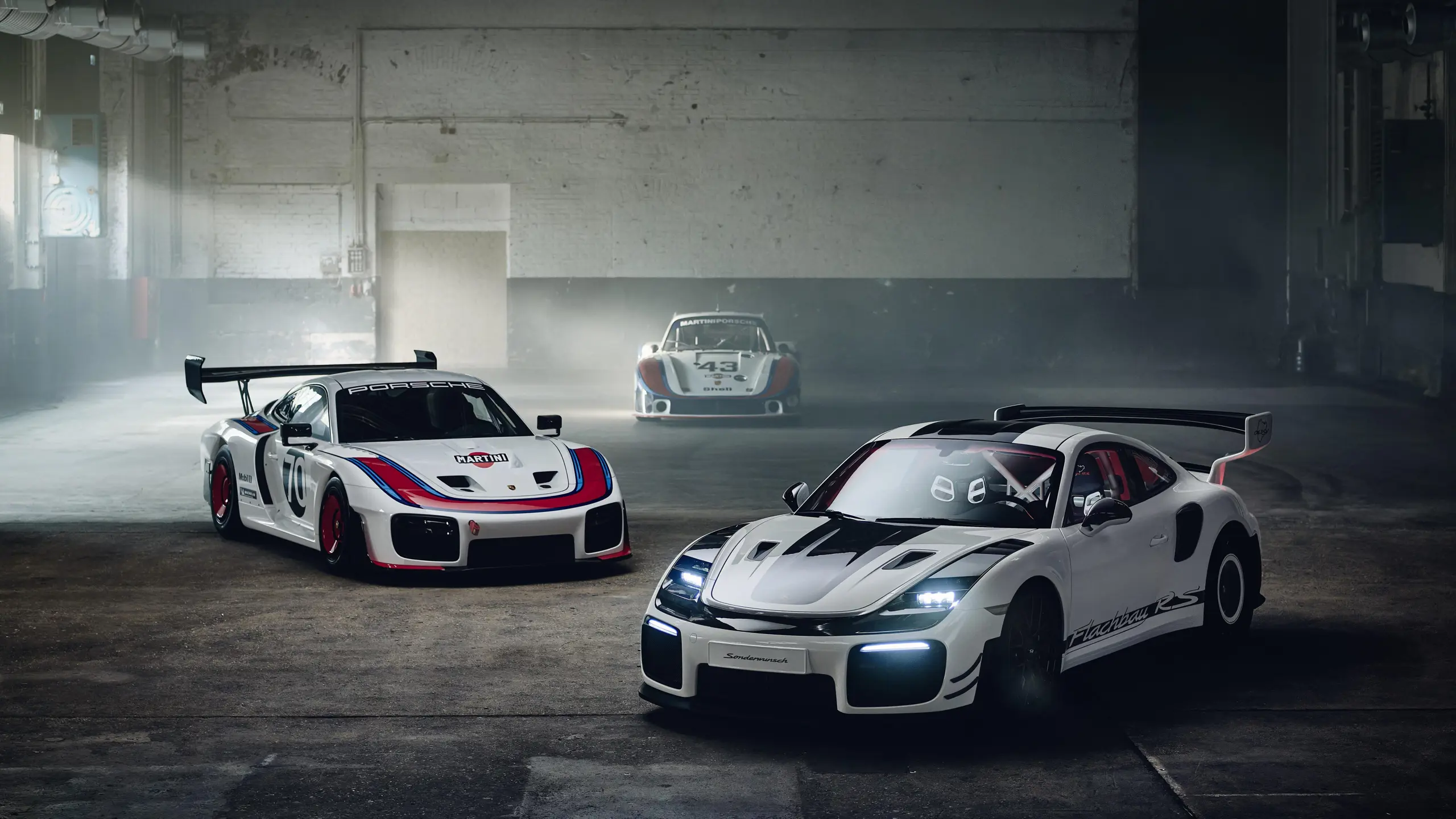 Porsche 911 GT3 R rennsport: il suo spirito racing ispira la Porsche 911 GT2 RS Flachbau